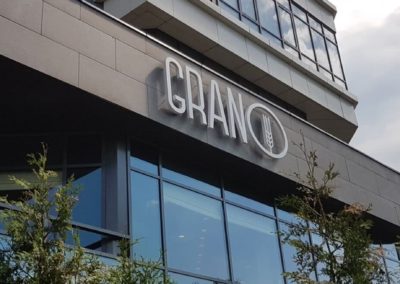 Объемные буквы с контражурной подсветкой GRANO