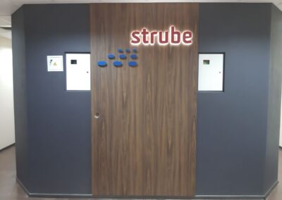 Інтер’єрна вивіска Strube