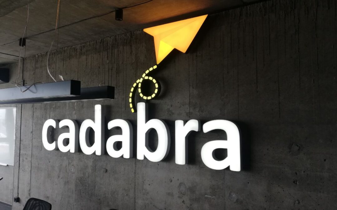 Интерьерная вывеска с подсветкой Cadabra