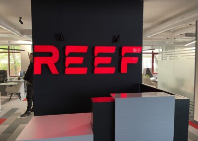 Інтер’єрна вивіска Reef